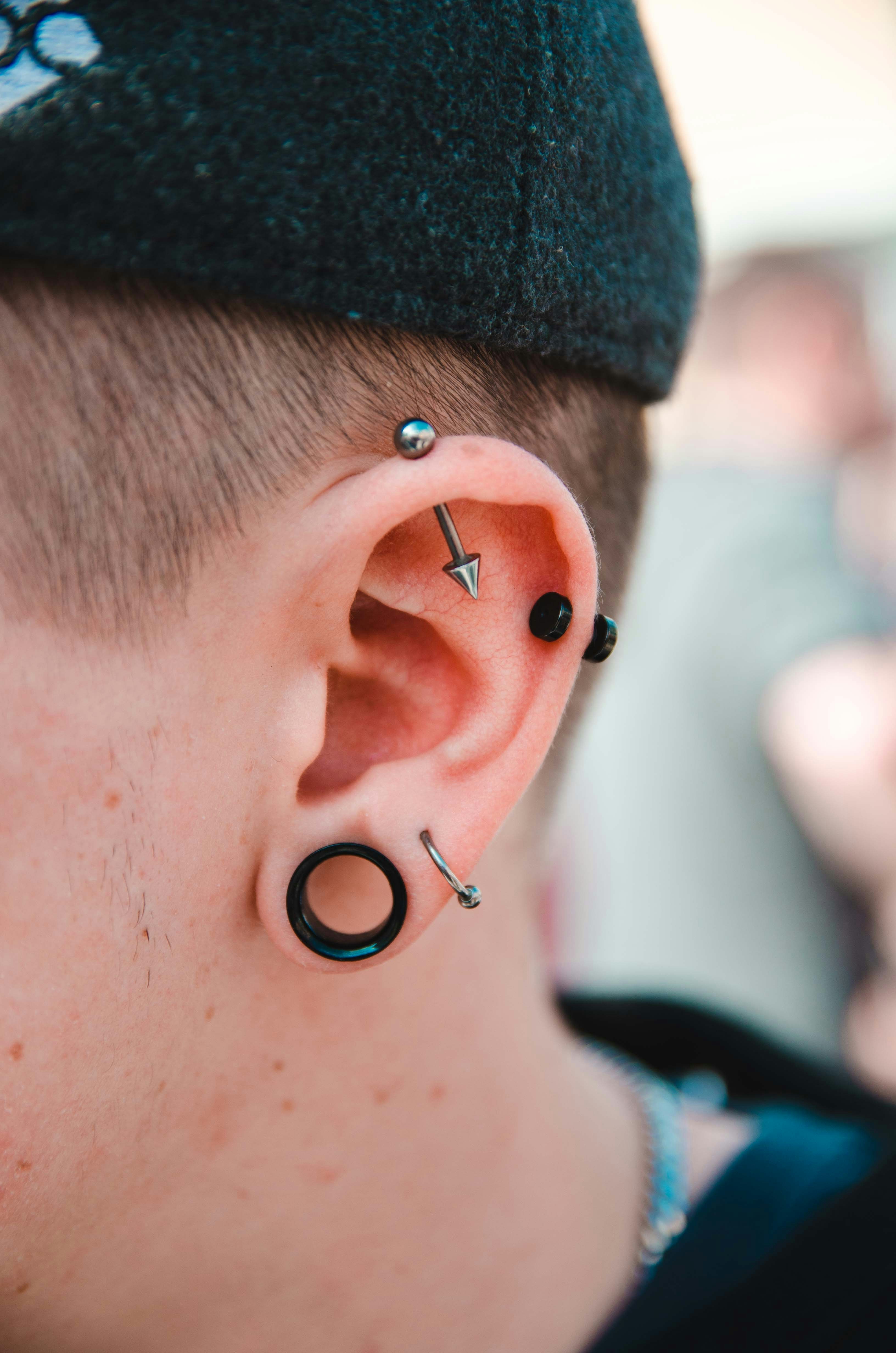 Perçage d'oreilles professionnel